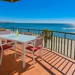شقة Over The Sea Amazing Views Beachfront