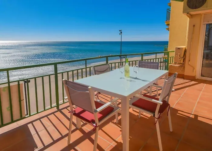 Over The Sea Amazing Views Beachfront Daire *